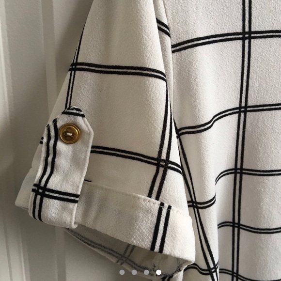 White and black grid pattern blouse - Picture 4 of 4